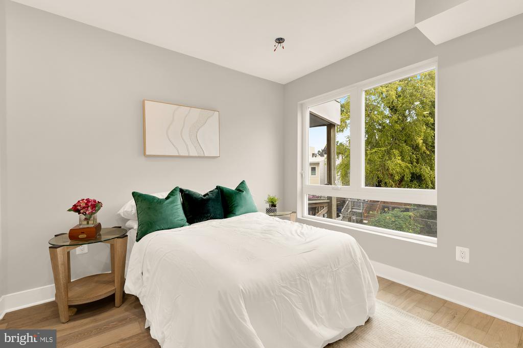 26 TODD PLACE NE 2