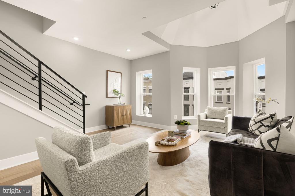 26 TODD PLACE NE 2