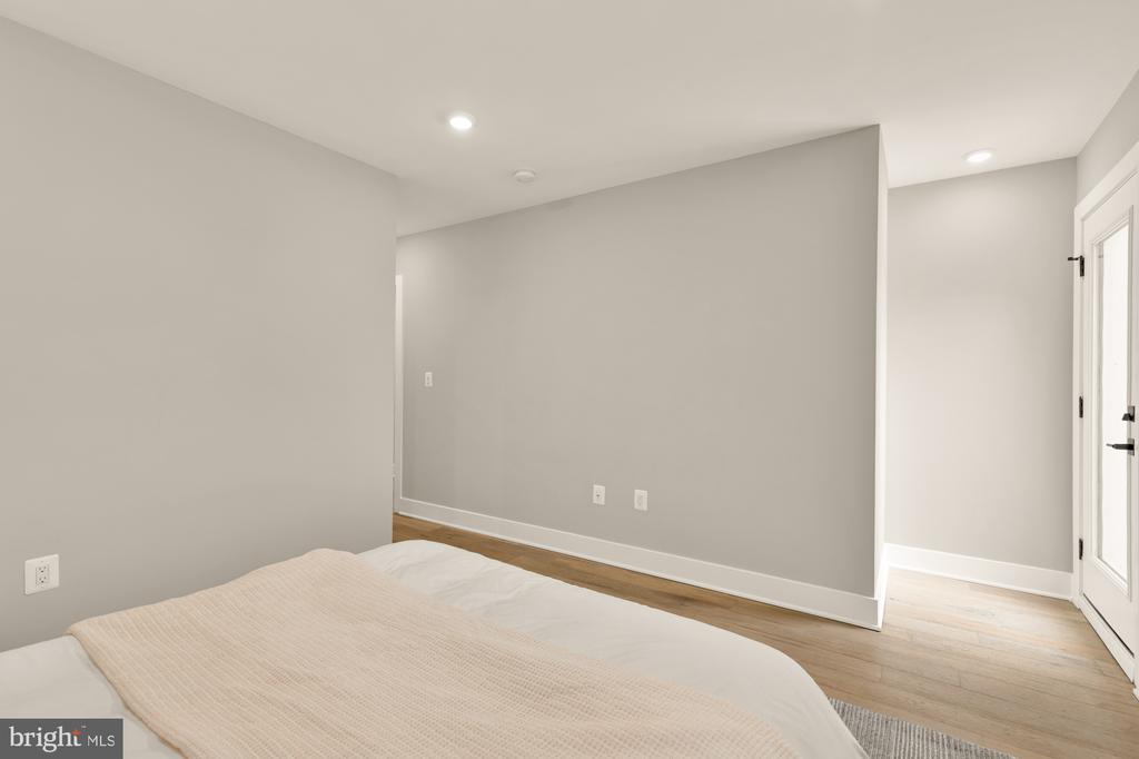 26 TODD PLACE NE 2