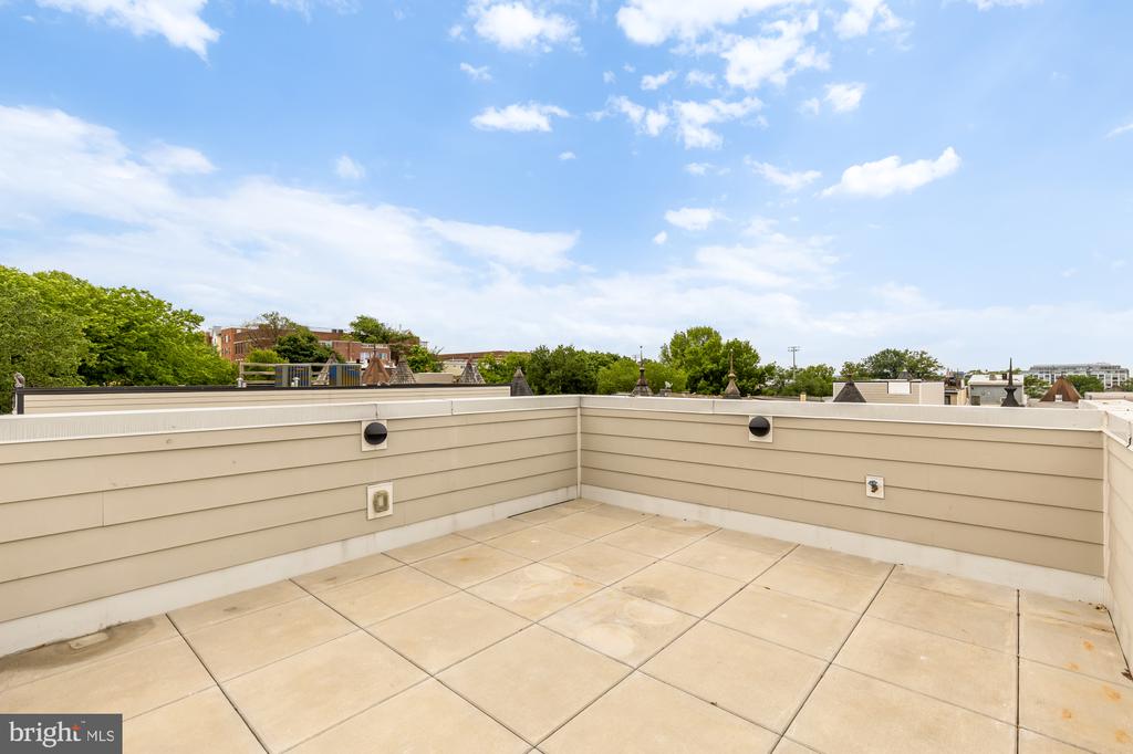 26 TODD PLACE NE 2