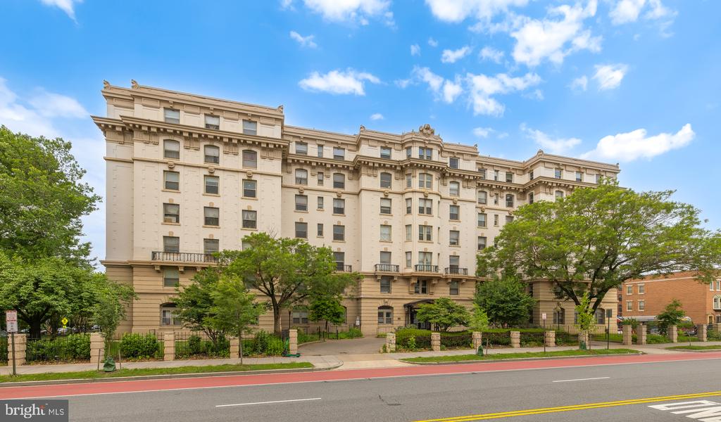 3060 16TH STREET NW Unit: 102
