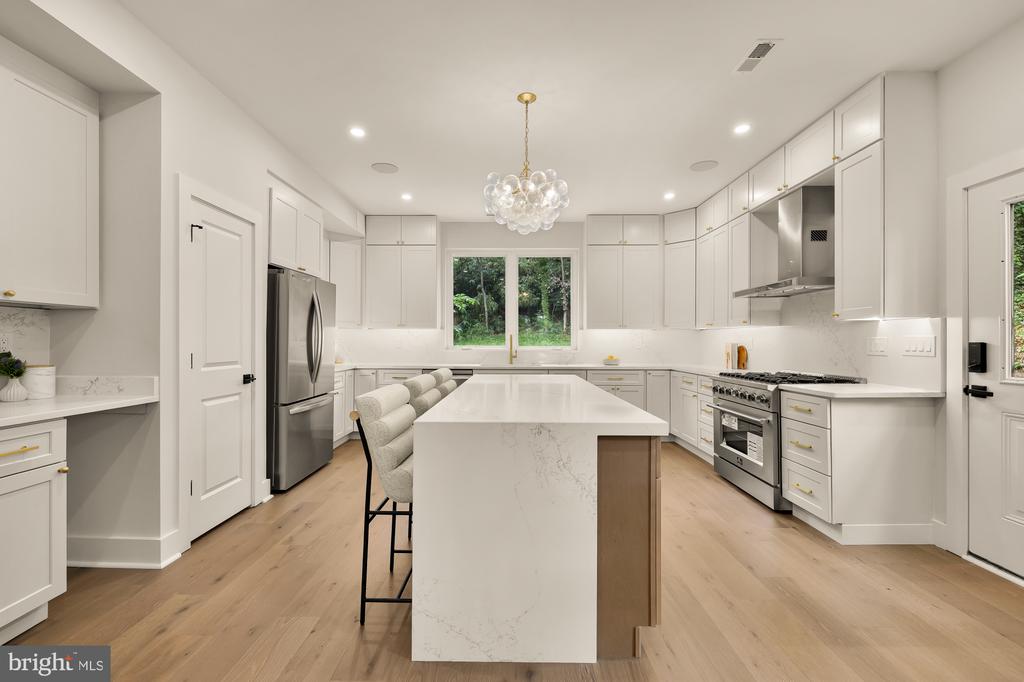 1430 BRENTWOOD ROAD NE