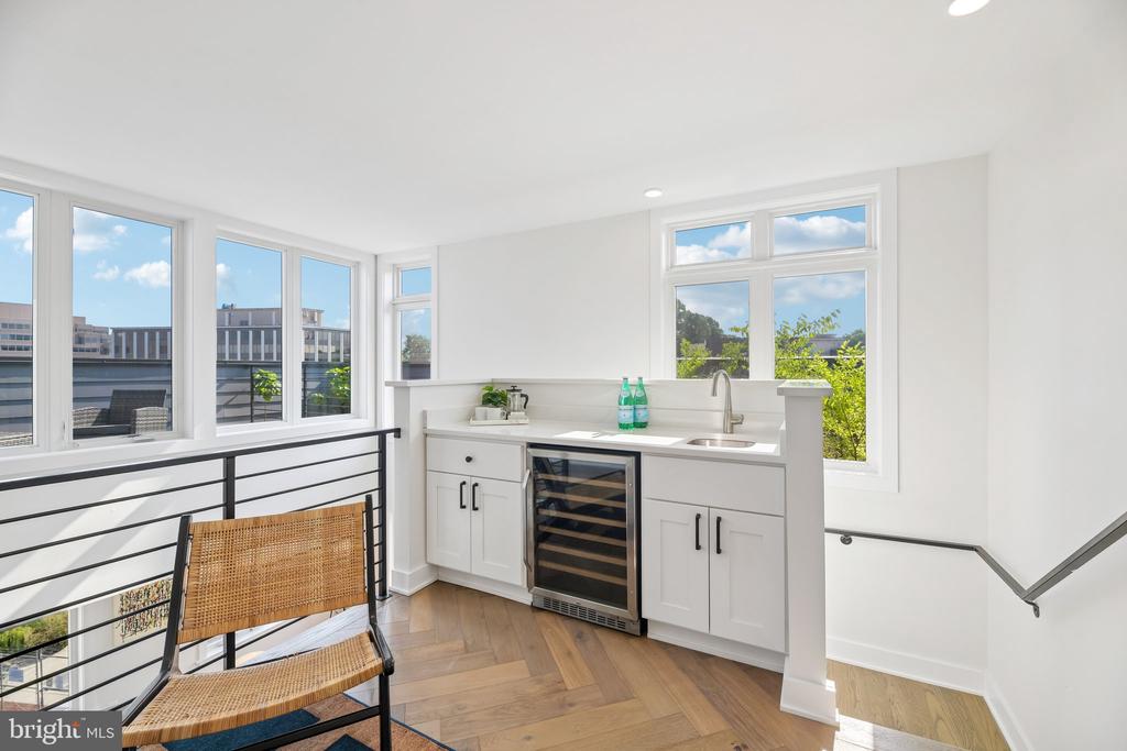 4315 HARRISON STREET NW Unit: 8
