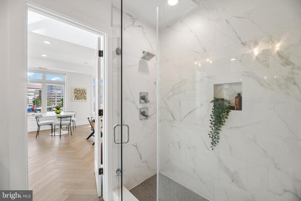 4315 HARRISON STREET NW Unit: 8