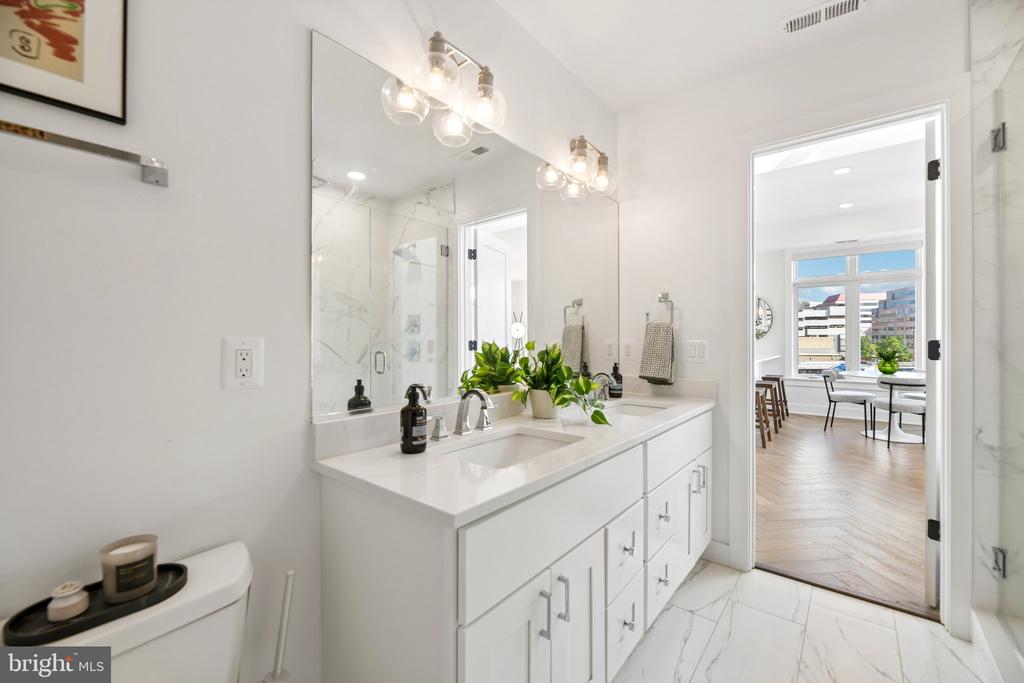 4315 HARRISON STREET NW Unit: 8