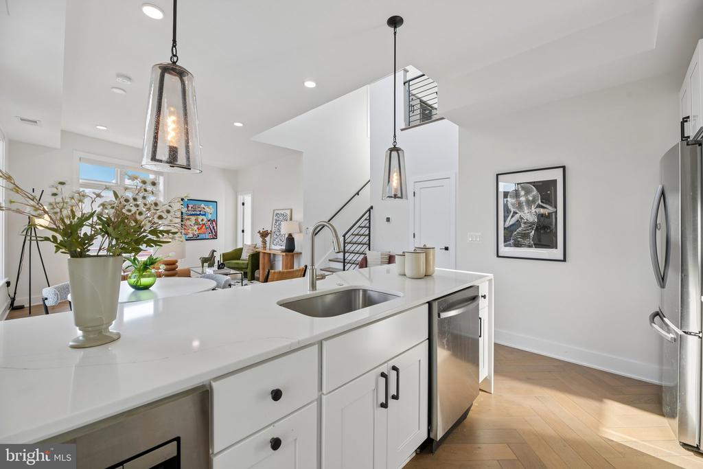 4315 HARRISON STREET NW Unit: 8
