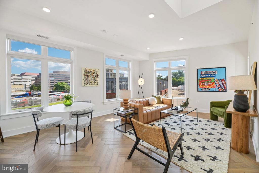 4315 HARRISON STREET NW Unit: 8