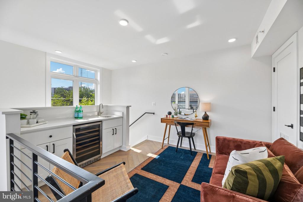 4315 HARRISON STREET NW Unit: 8
