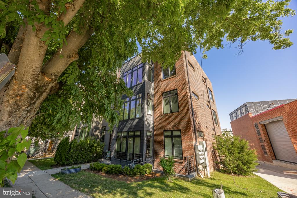 4315 HARRISON STREET NW Unit: 1
