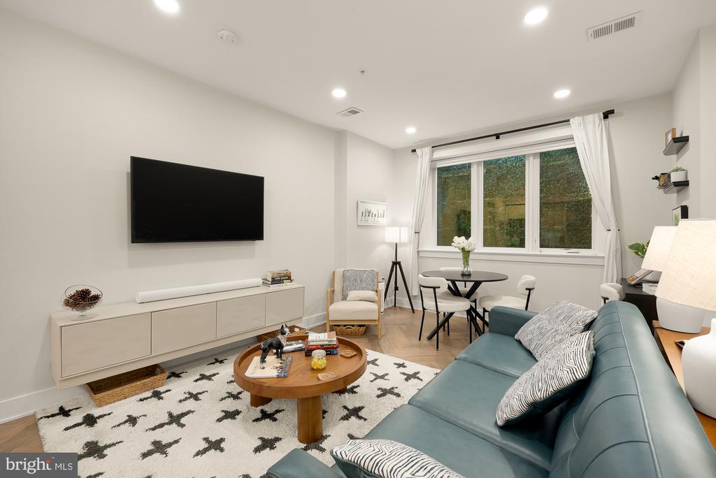 4315 HARRISON STREET NW Unit: 1