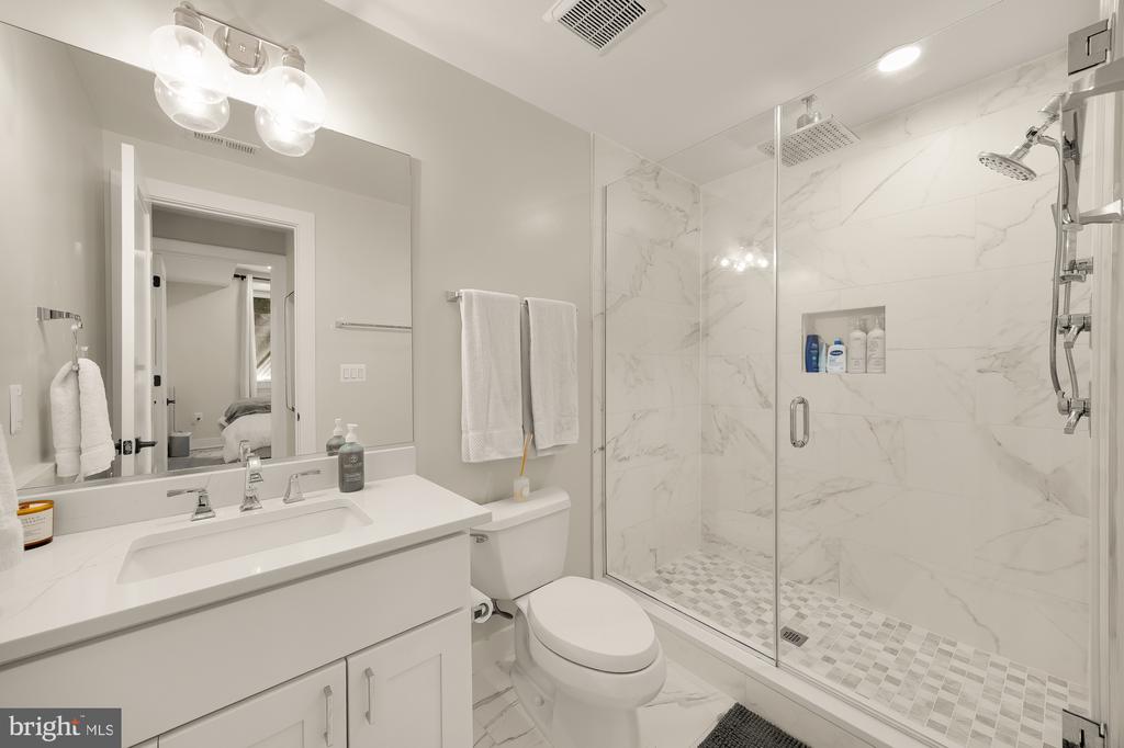 4315 HARRISON STREET NW Unit: 1