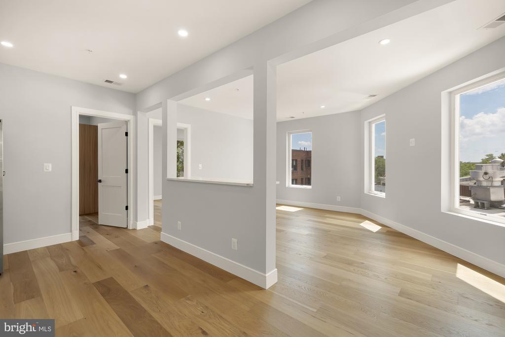 3215 MOUNT PLEASANT STREET NW Unit: 201