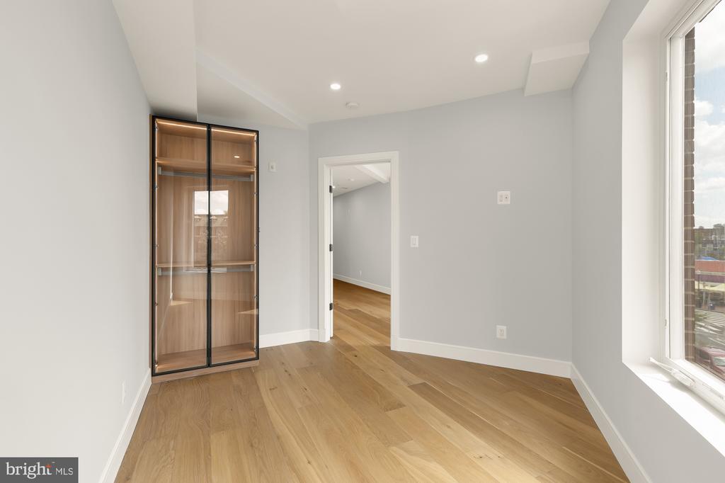 3215 MOUNT PLEASANT STREET NW Unit: 203