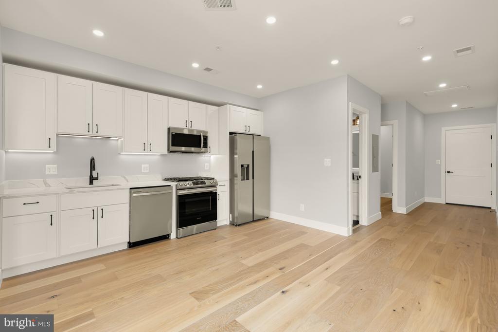 3215 MOUNT PLEASANT STREET NW Unit: 203