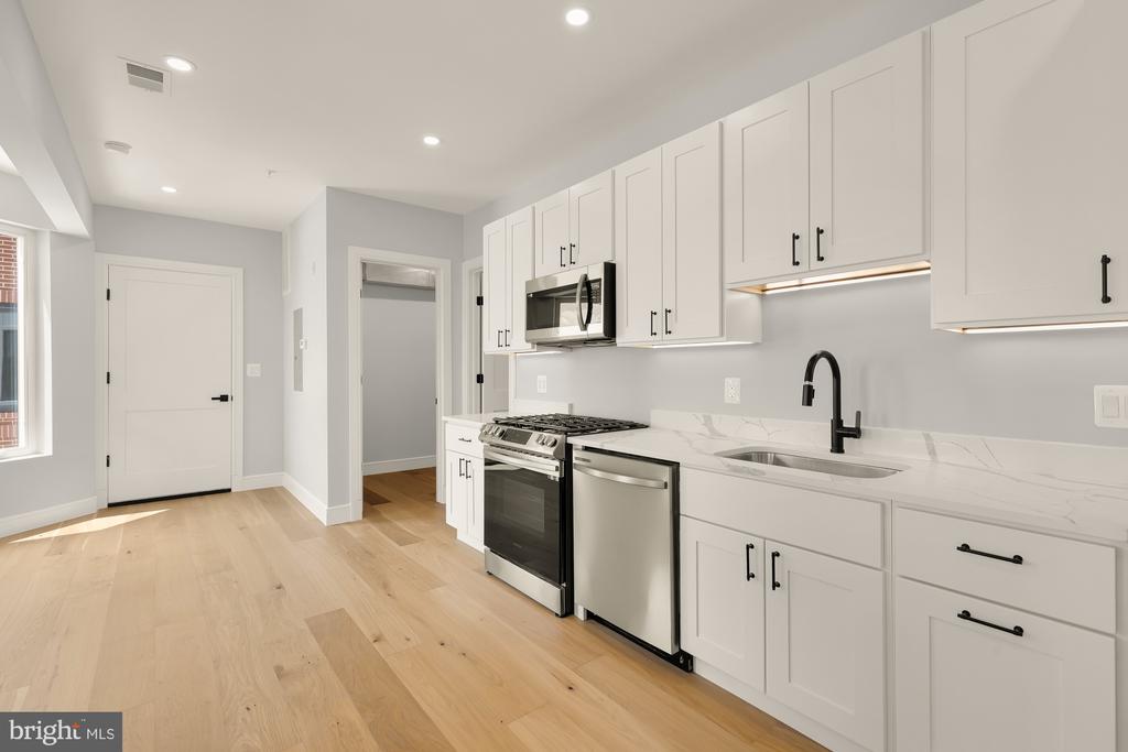 3215 MOUNT PLEASANT STREET NW Unit: 301