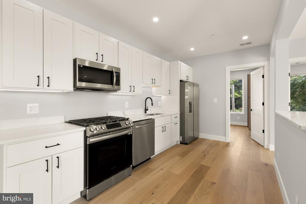 3215 MOUNT PLEASANT STREET NW Unit: 301