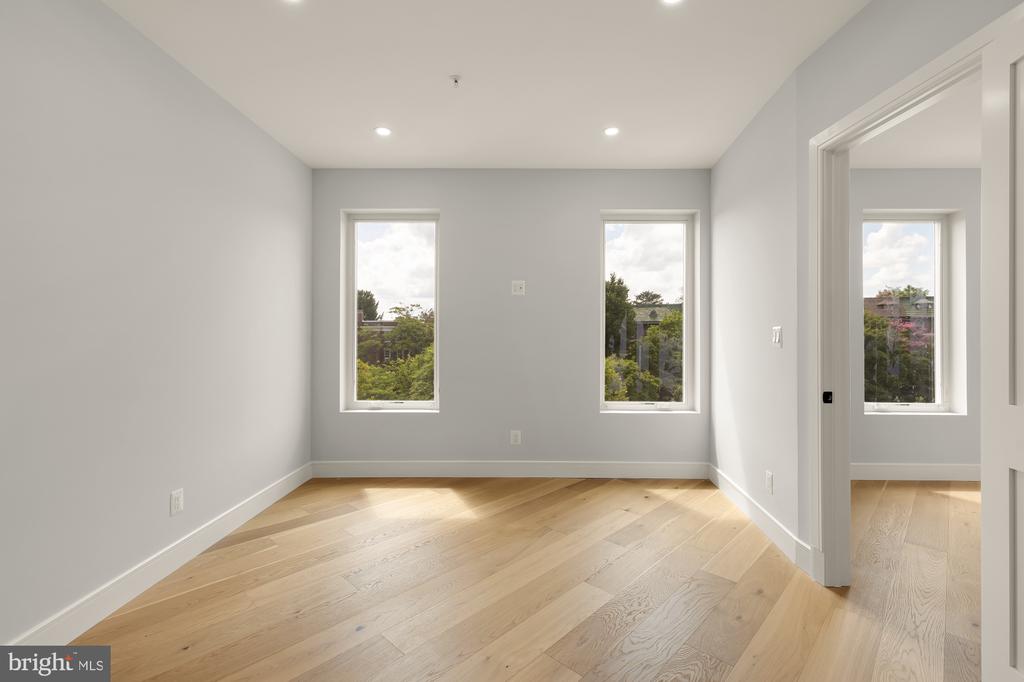 3215 MOUNT PLEASANT STREET NW Unit: 303