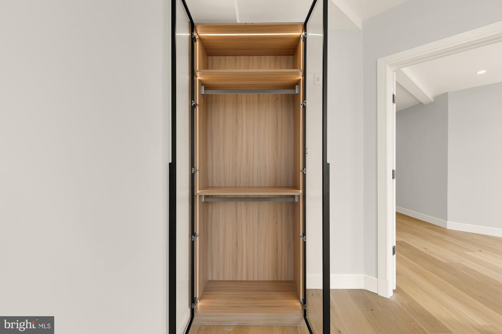 3215 MOUNT PLEASANT STREET NW Unit: 303