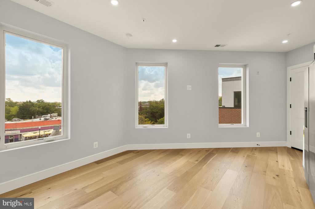 3215 MOUNT PLEASANT STREET NW Unit: 402