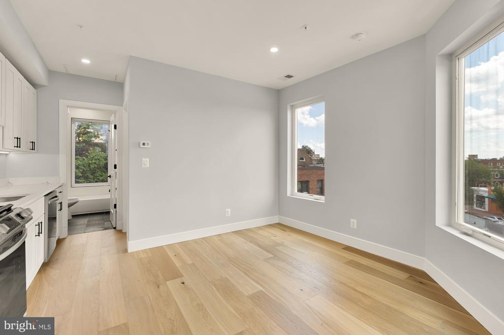 3215 MOUNT PLEASANT STREET NW Unit: 402