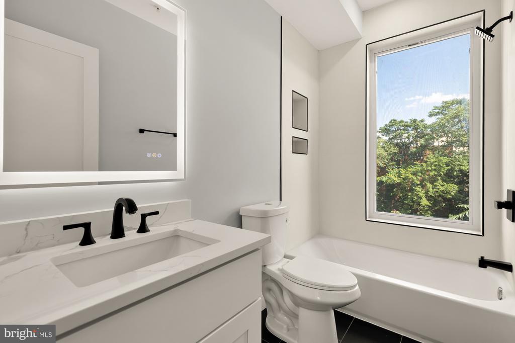 3215 MOUNT PLEASANT STREET NW Unit: 402
