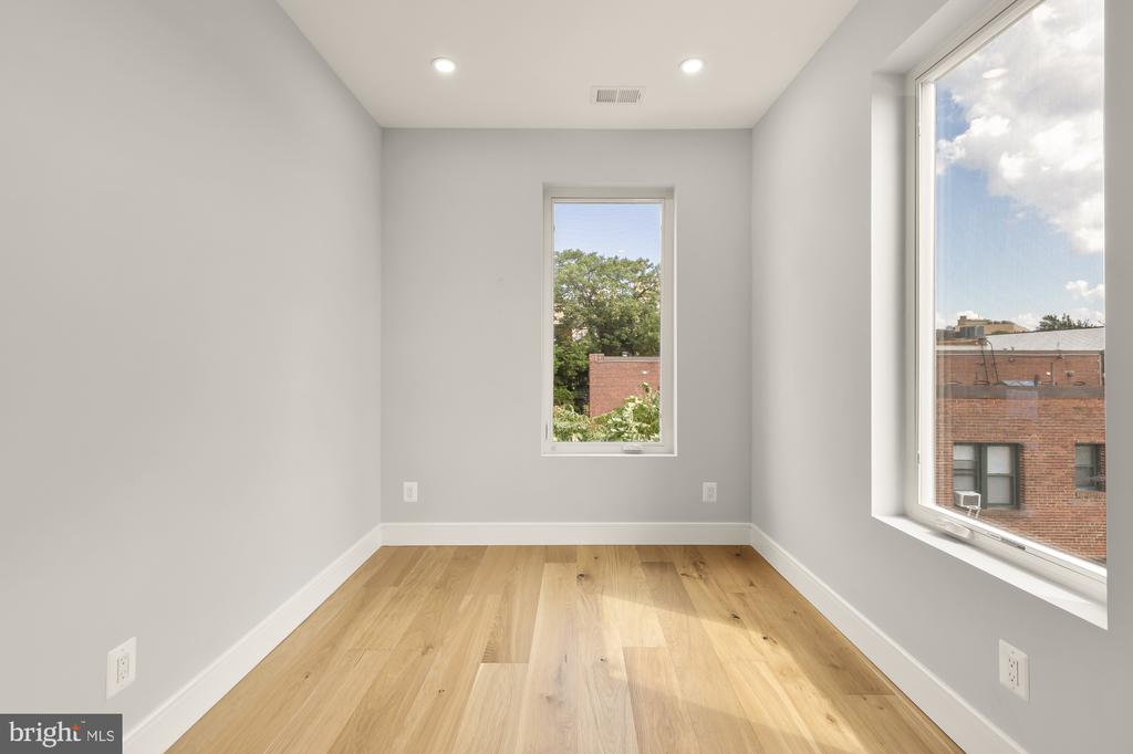 3215 MOUNT PLEASANT STREET NW Unit: 401
