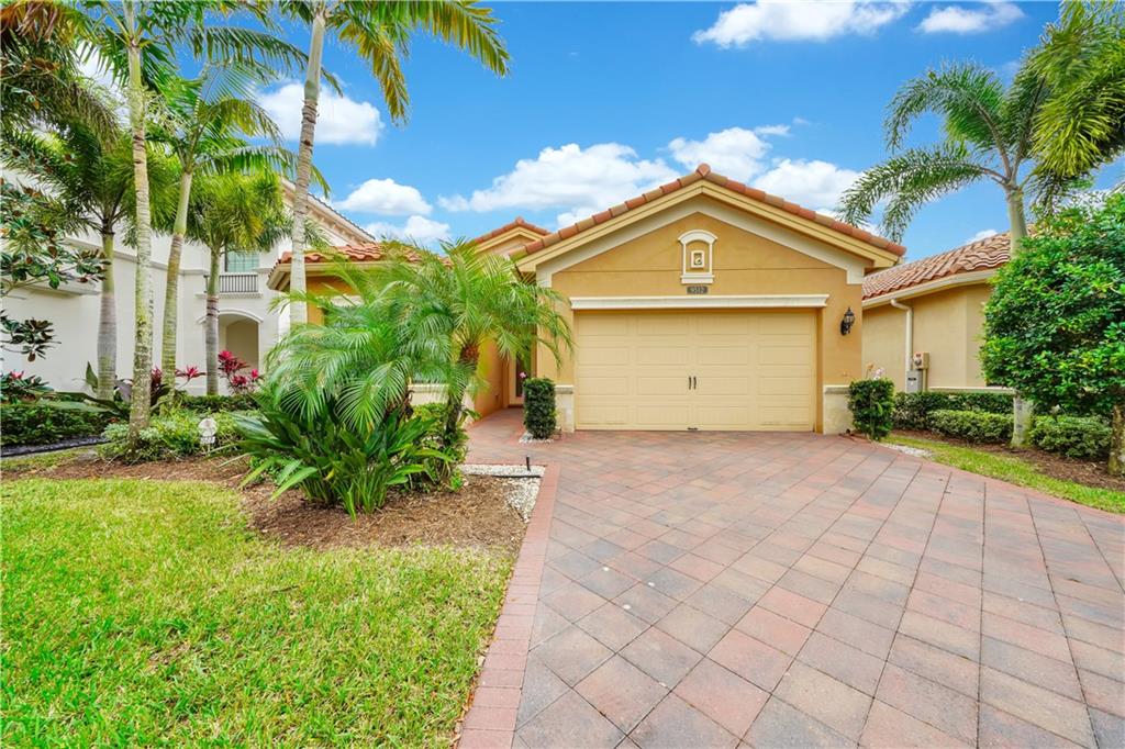 9512 Eden Roc Ct