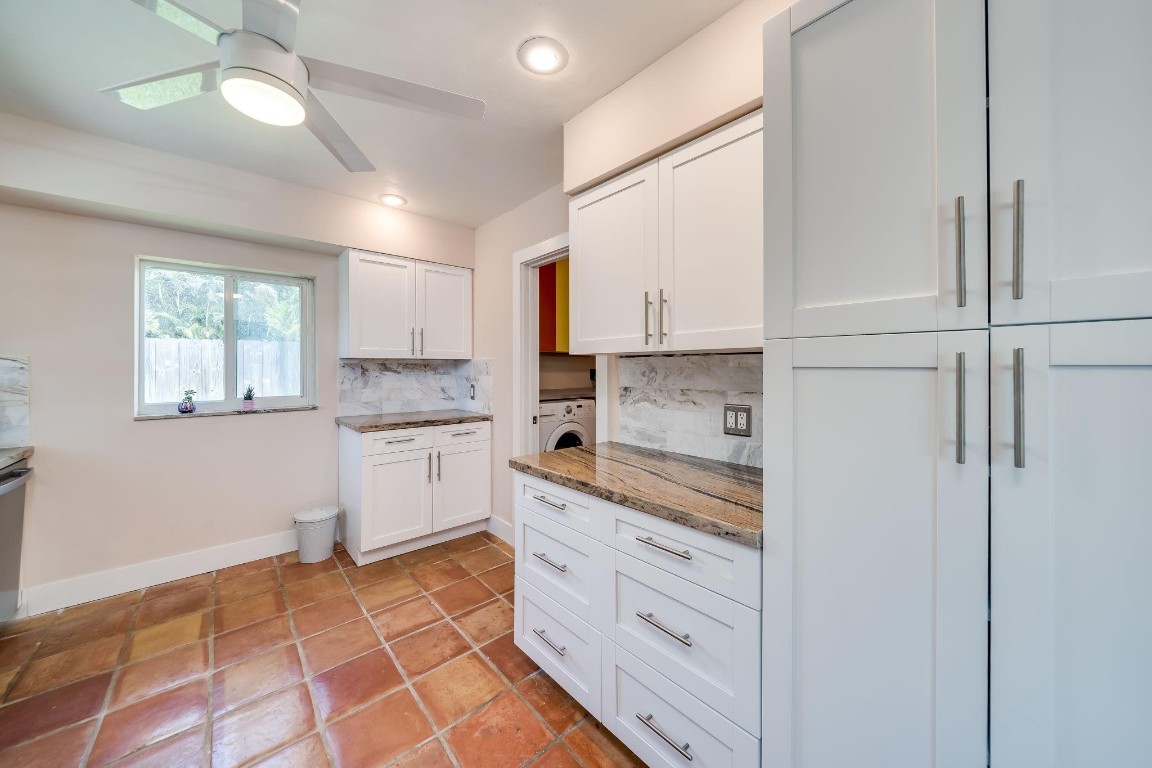 1660 Poinsettia Dr