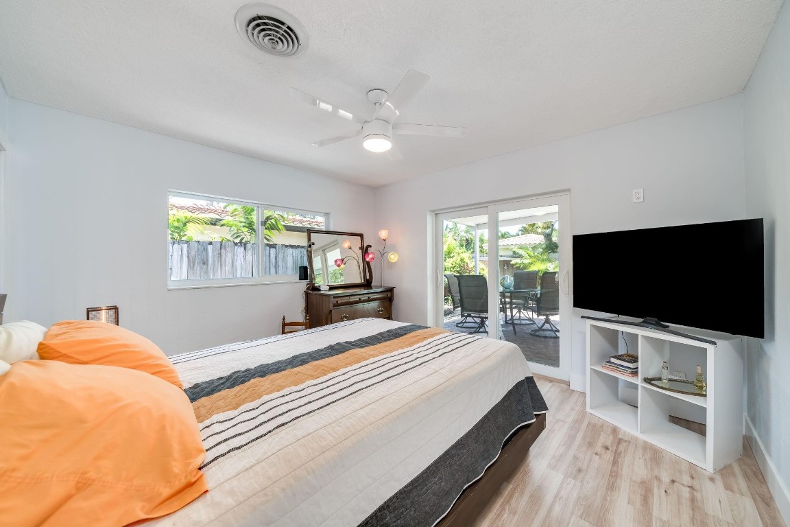 1660 Poinsettia Dr