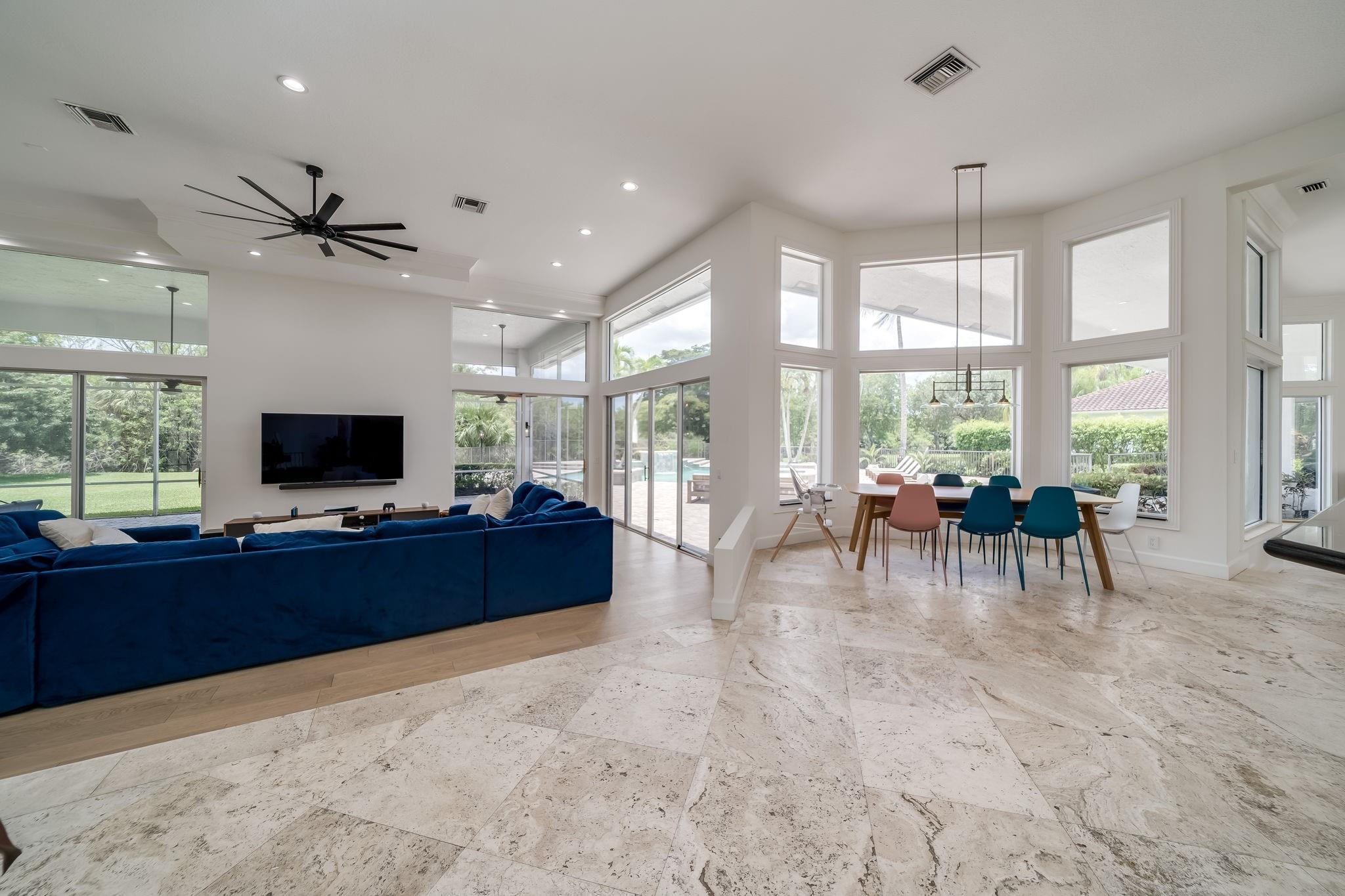 8100 Falls Ln