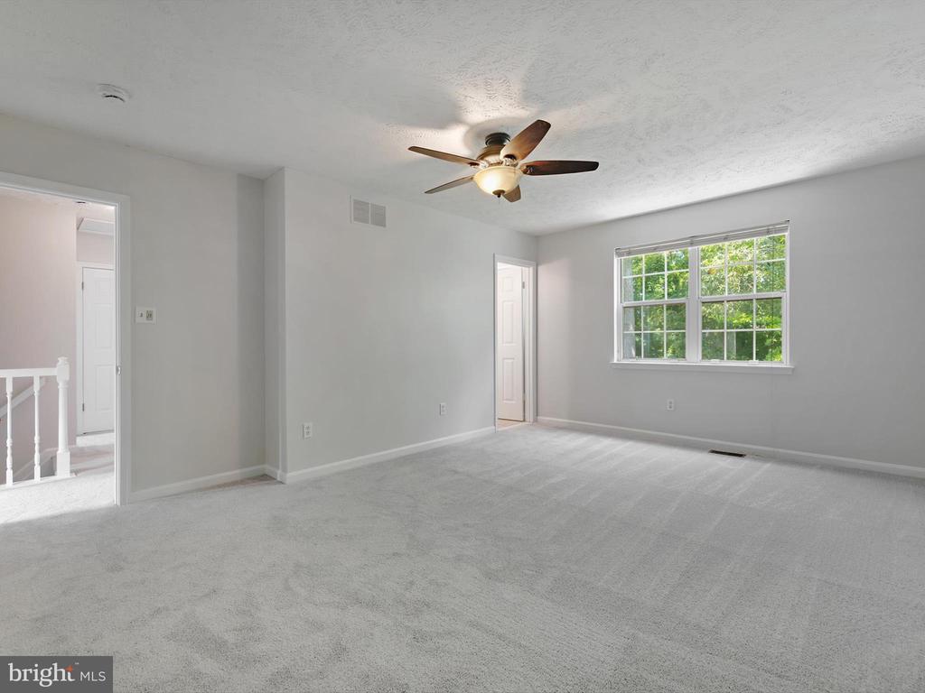 3228 BLACKWALNUT DRIVE
