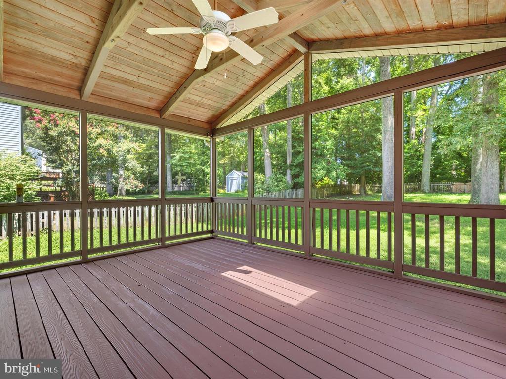 3228 BLACKWALNUT DRIVE