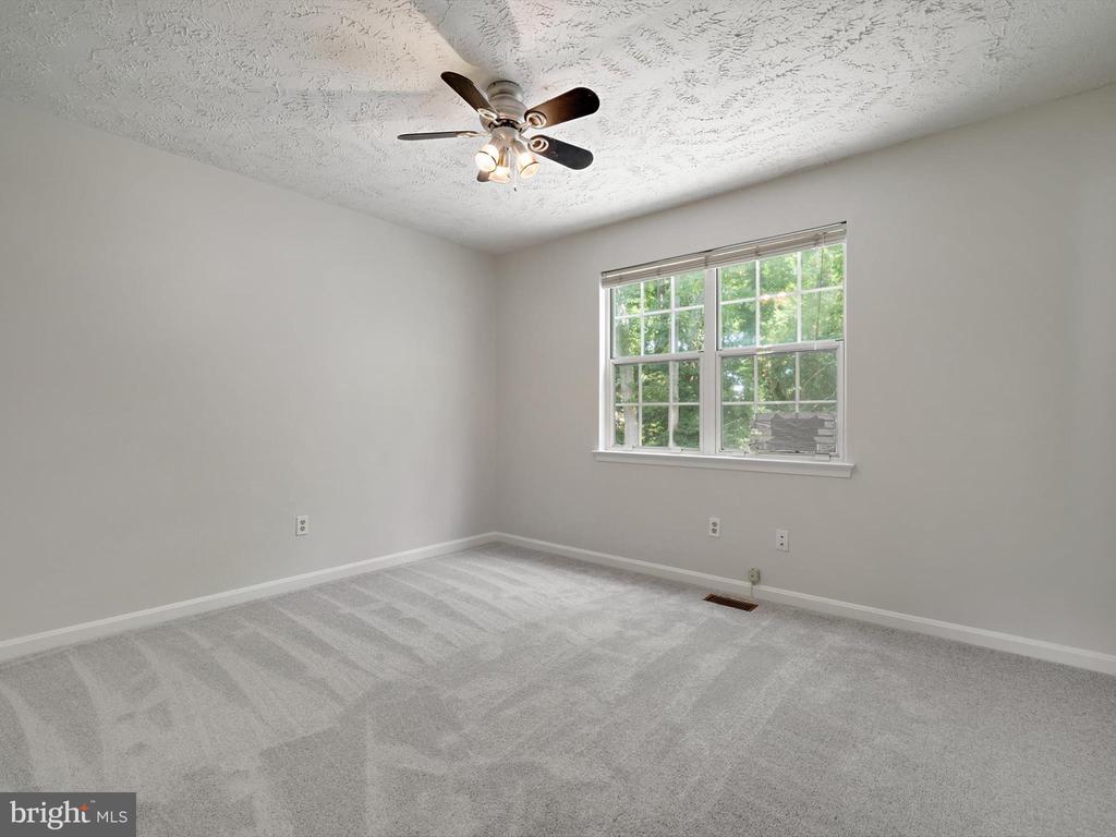 3228 BLACKWALNUT DRIVE