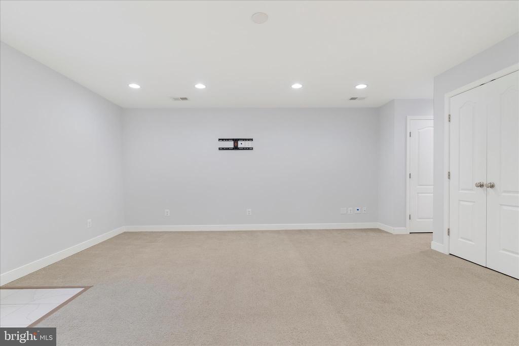 132 PINEVIEW AVENUE