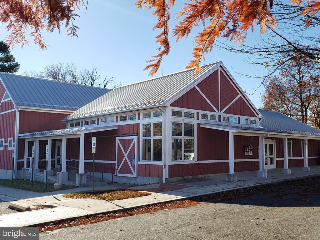 132 PINEVIEW AVENUE