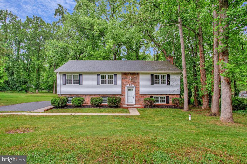 607 RIDGE DRIVE