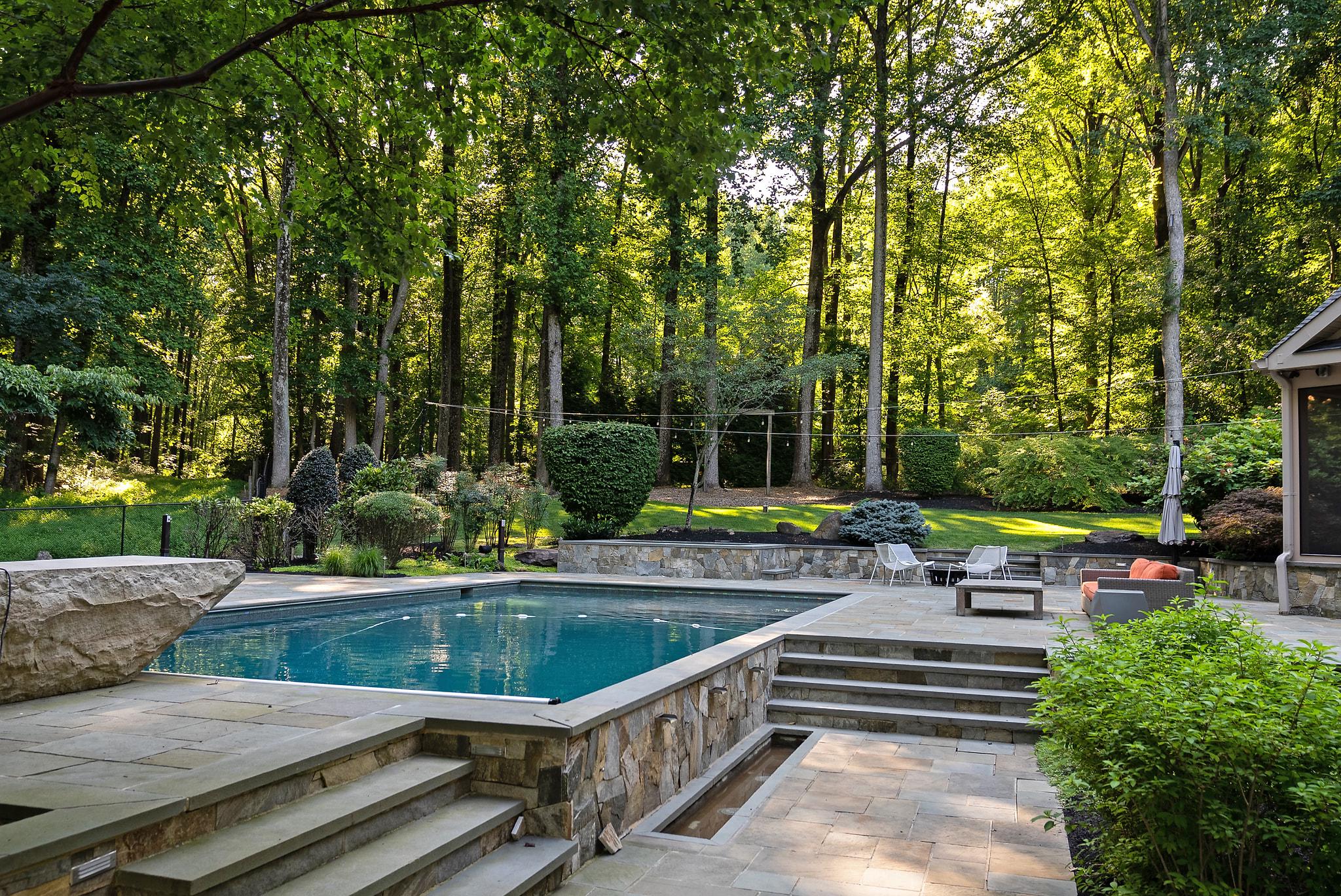 13773 LAKESIDE DRIVE