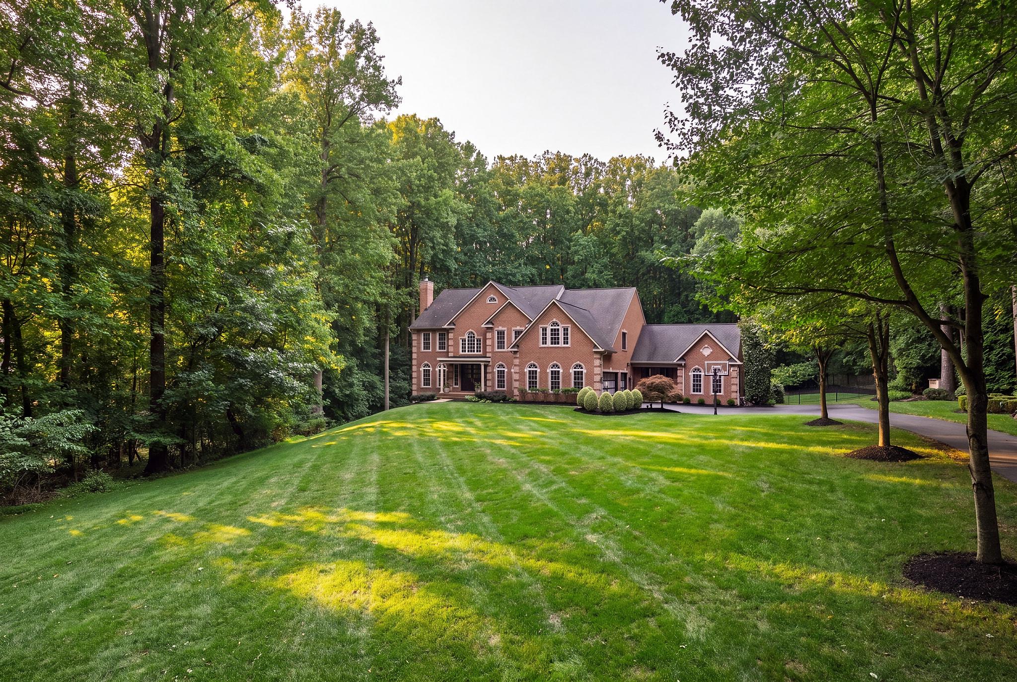 13773 LAKESIDE DRIVE