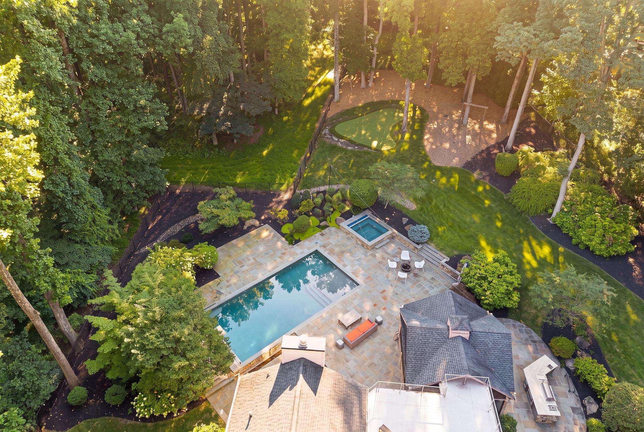 13773 LAKESIDE DRIVE