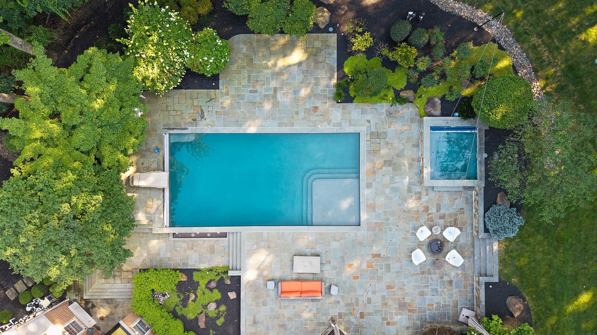 13773 LAKESIDE DRIVE