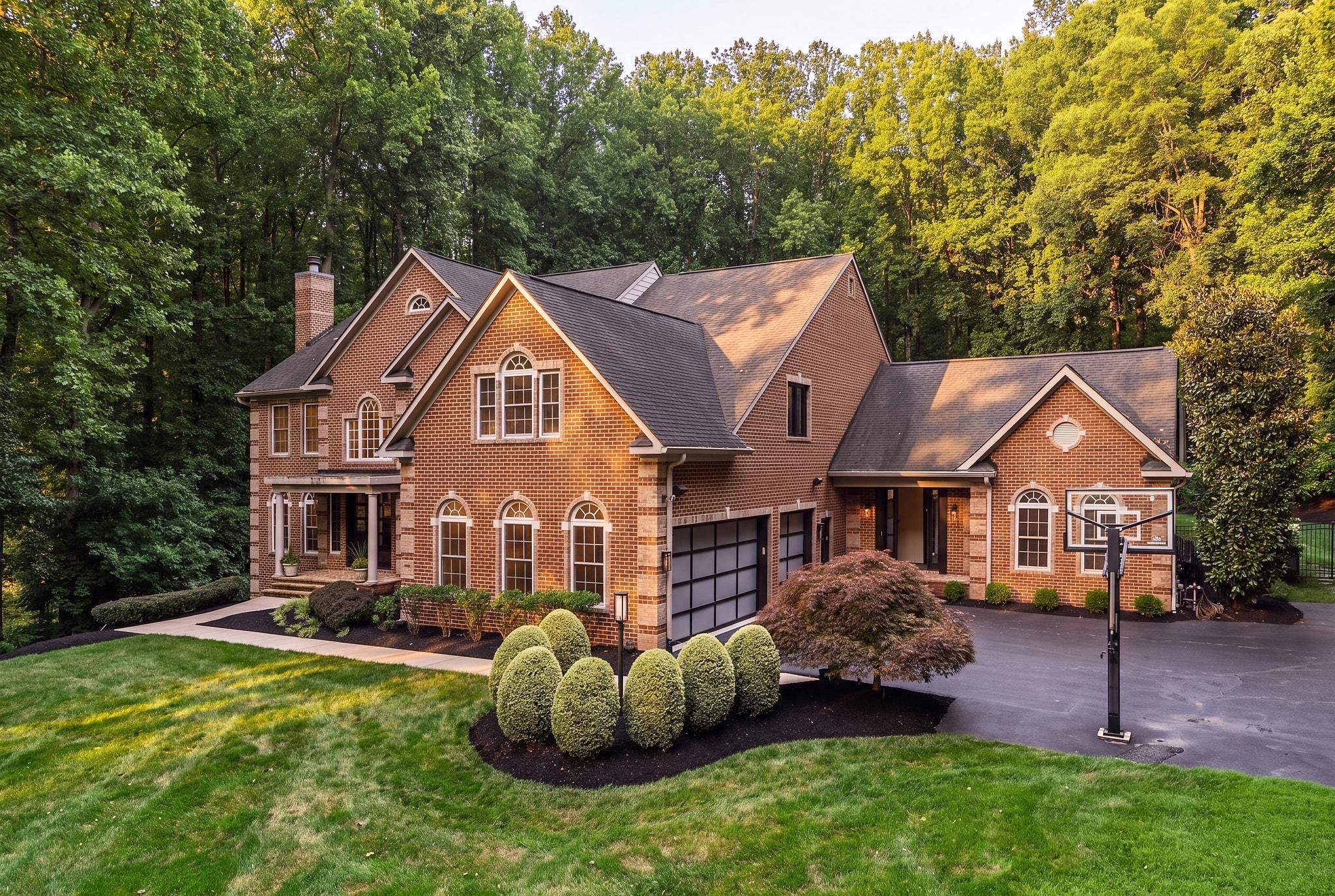 13773 LAKESIDE DRIVE