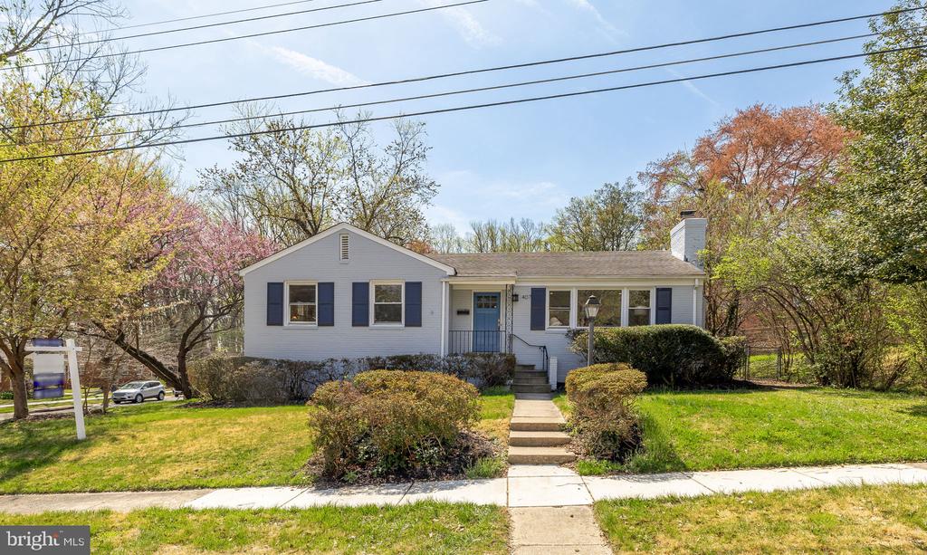 407 HINSDALE COURT