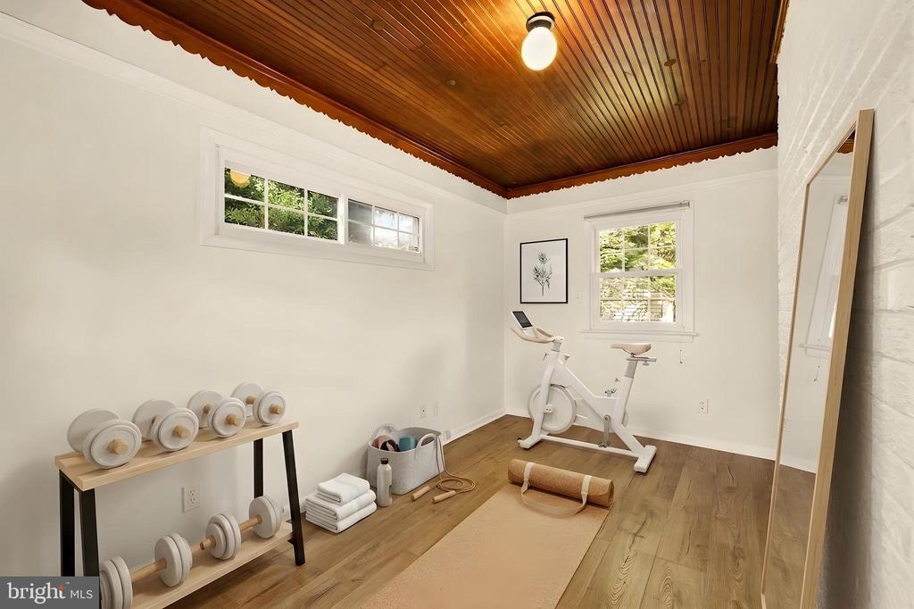 9409 WOODLAND DRIVE
