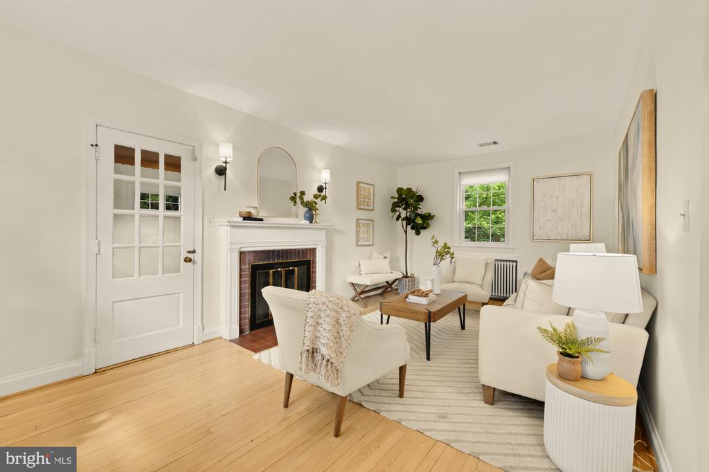 9409 WOODLAND DRIVE