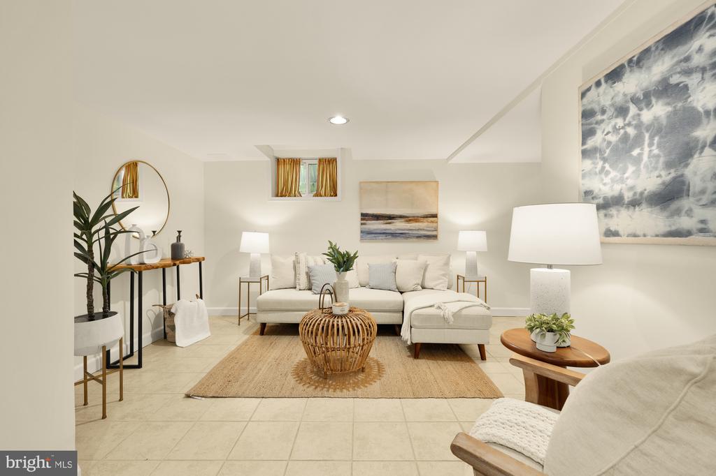 9409 WOODLAND DRIVE