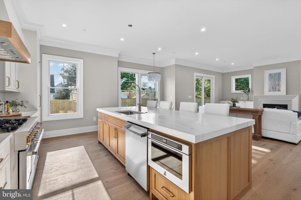 8722 EWING DRIVE