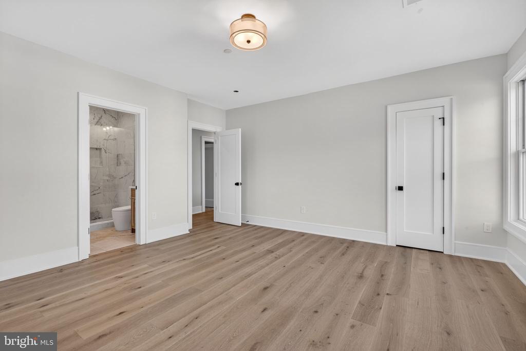 8722 EWING DRIVE