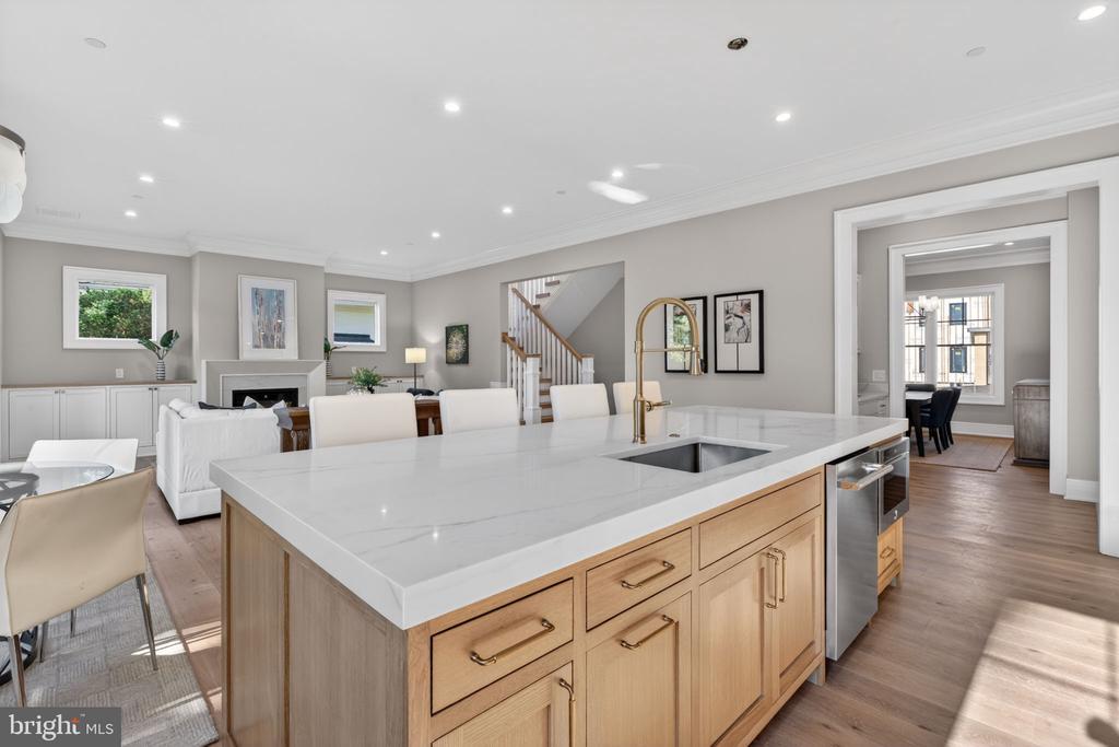8722 EWING DRIVE