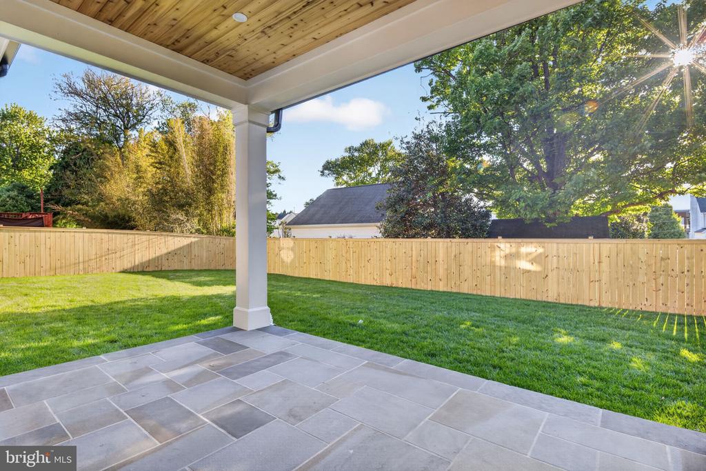 8722 EWING DRIVE
