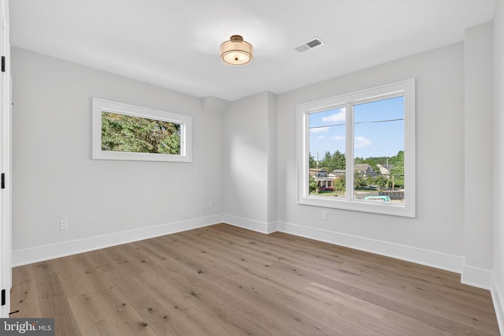 8722 EWING DRIVE